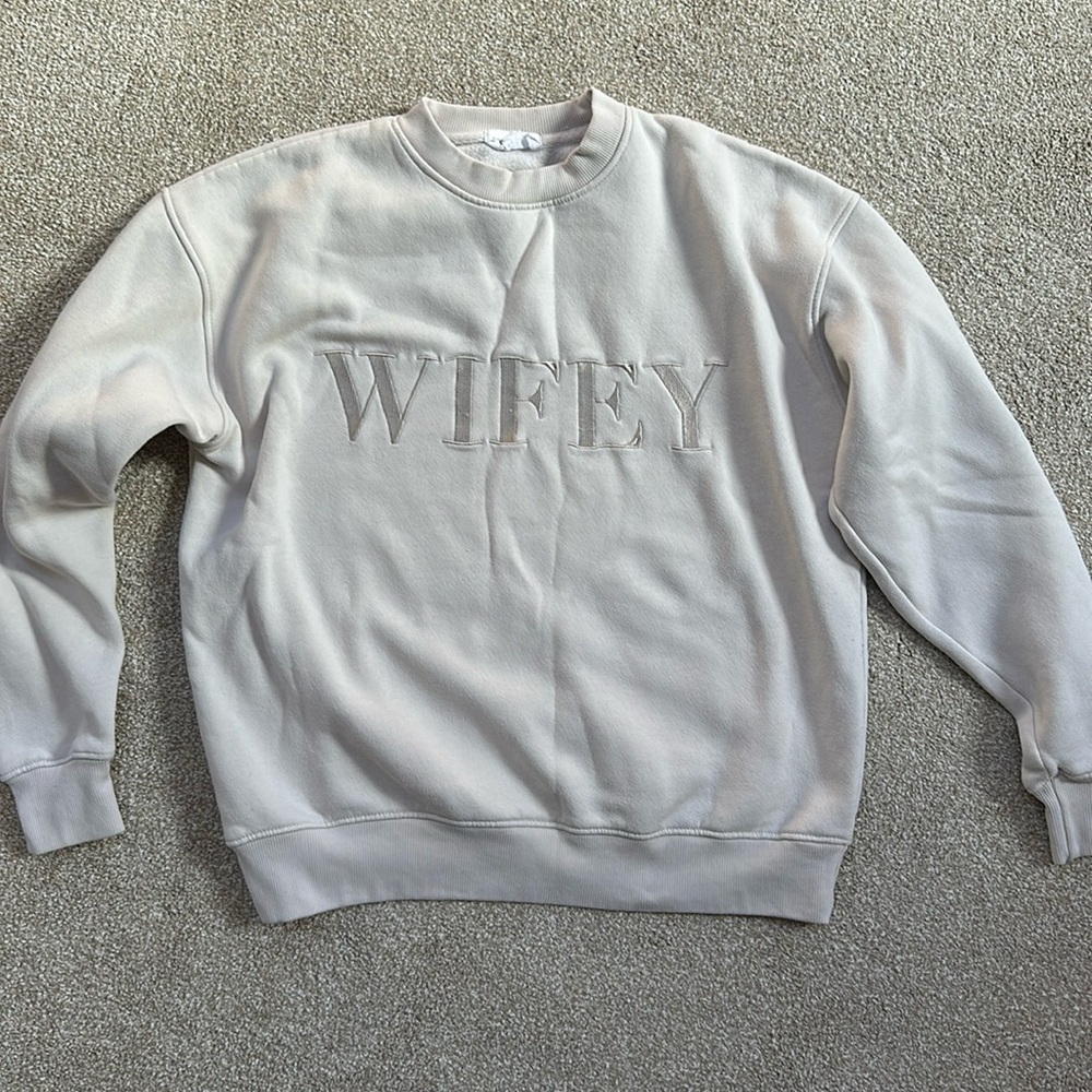 Women’s “wifey” sweatshirt size small